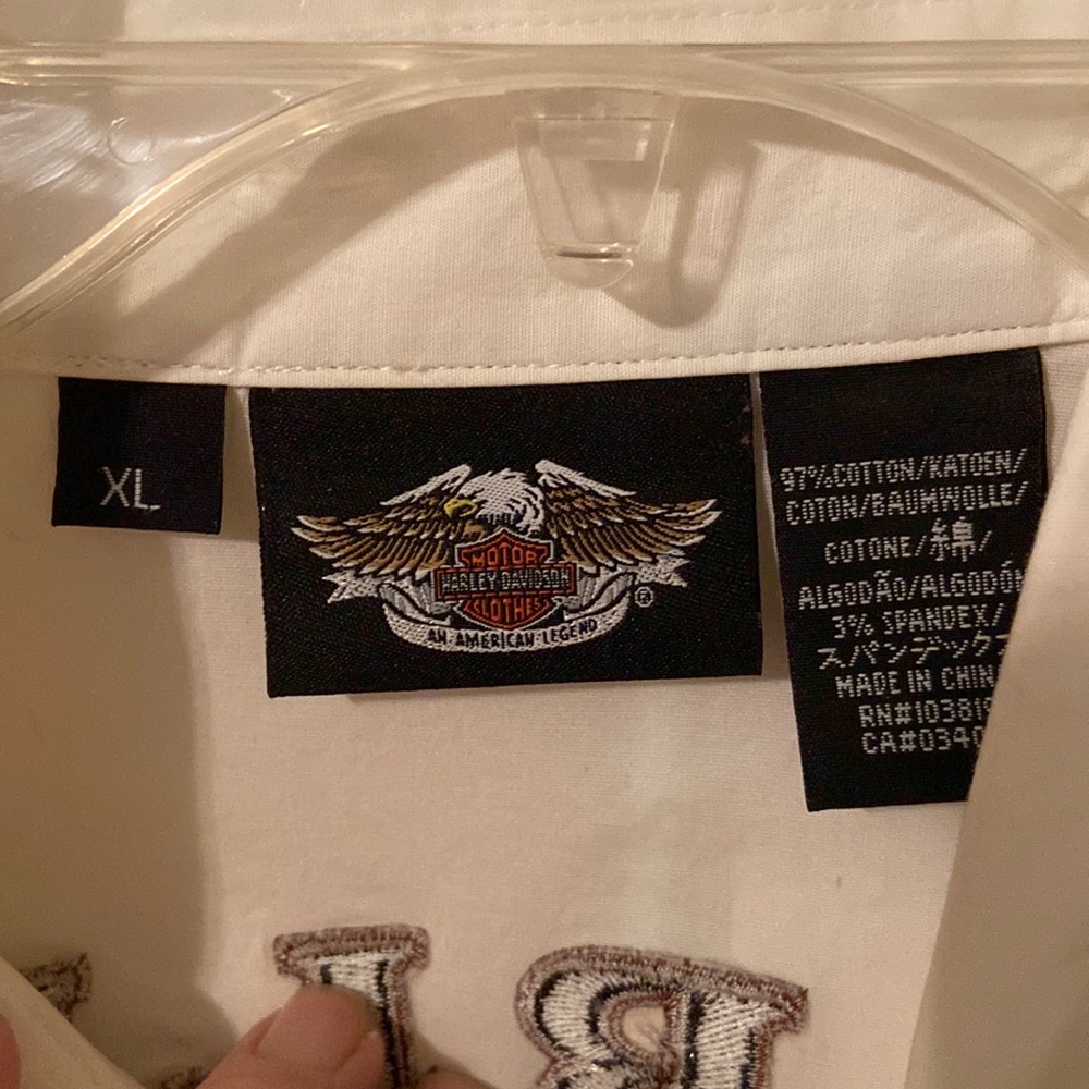 Ladies Harley Davidson white long sleeve shirt (I wear a 16)